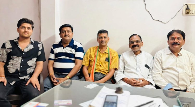 दशहरे पर रोशनी से जगमगाएगा मुट्ठीगंज चौराहा, बनेगा 50 फीट ऊंचा भव्य द्वार