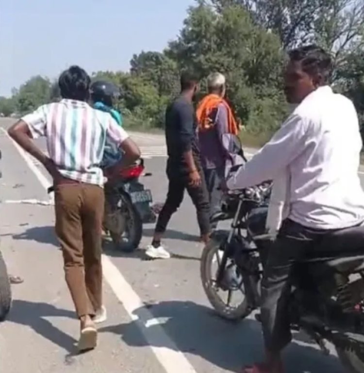 प्रतापगढ़ में भीषण सड़क हादसा: डंपर की टक्कर से पति-पत्नी समेत तीन की मौत, बच्चा गंभीर