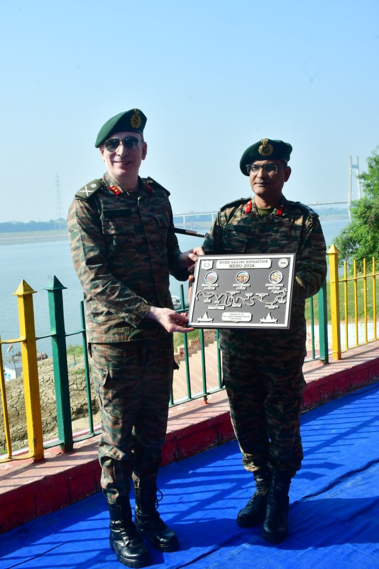 प्रयागराज से वाराणसी तक गंगा में उतरे 60 NCC कैडेट्स, 10 दिन तक चलाएंगे ‘मिशन गंगा’